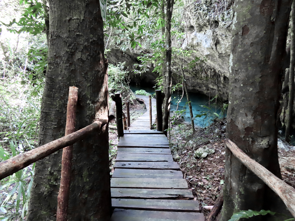 The pathway at Cenote Sac-Actun in Tulum